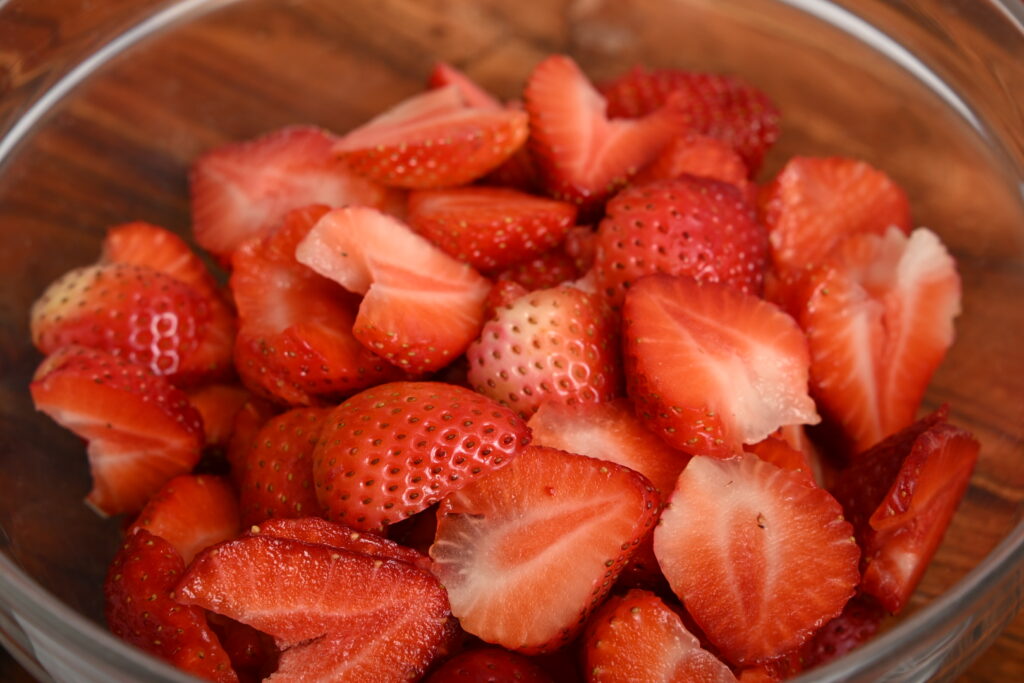 sliced strawberries